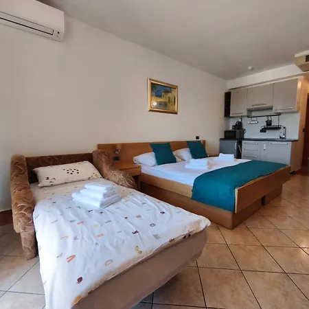 Maris * Novi Vinodolski