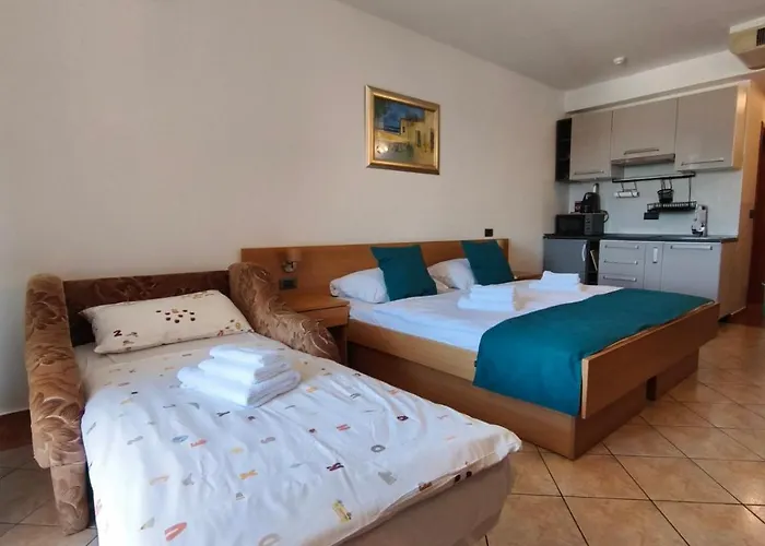 Maris * Novi Vinodolski