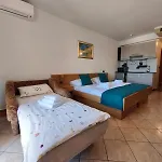 Maris * Novi Vinodolski